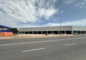 Local comercial en alquiler con 230m² en Torrevieja, Calle Escultores Hermanos Blanco foto