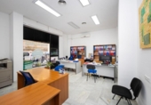 Local comercial en venta con 231m² en Granada, en la zona de Pajaritos foto