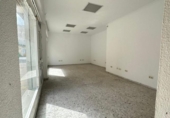 Local comercial en venta con 66m² en La Línea de la Concepción, Travesa Velada foto