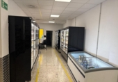 Local comercial en venta con 412m² en Sevilla, en la zona de Cerro de la Florida, Calle José María Moreno Galván foto