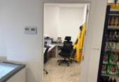 Local comercial en venta con 412m² en Sevilla, en la zona de Cerro de la Florida, Calle José María Moreno Galván foto