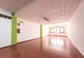 Local comercial en venta con 180m² en Alcanar, Carrer Ramon i Cajal foto