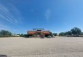 736m² restaurant for sale in Valdepeñas photo