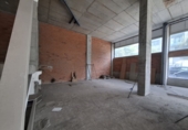 Local comercial en venta en Santiago de Compostela, en la zona de Os Campos da Choupana foto