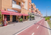 136m² restaurant for sale in Albolote, Avenida Andalucía photo