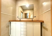 261m² commercial premises for sale in Valencia, photo