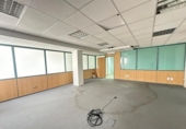 261m² commercial premises for sale in Valencia, photo