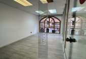 183m² office for rent in Logroño photo