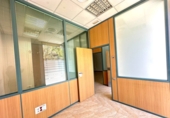 261m² commercial premises for sale in Valencia photo