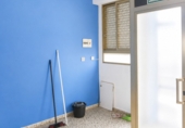 90m² commercial premises for sale in Jaén photo