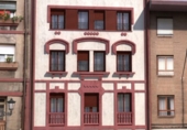 Edificio en venta con 571m² en Pola de Siero, Calle Luis Suárez Ximielga foto