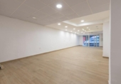 84m² commercial premises for sale in Granada, in the area of Royal Hospital Neighborhood, Avenida de la Constitución photo