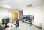 Local comercial en venta con 360m² en Granada foto