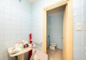 Local comercial en venta con 360m² en Granada foto