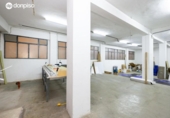 Local comercial en venta con 360m² en Granada foto