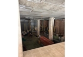 Local comercial en venta con 400m² en Lérida, Carrer Saturn foto