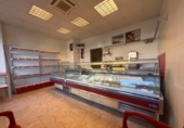 Local comercial en venta con 40m² en Granada, en la zona de Las Torres, Carretera de Málaga foto