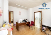 Local comercial en venta con 360m² en Granada, Calle Virgen Blanca foto