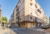 Local comercial
en venda
amb 90m² a Granada, a la zona de Angoixes, Calle Zegri Moreno foto