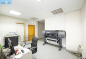 Local comercial en venta con 360m² en Granada foto