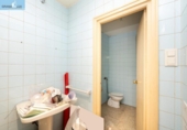 Local comercial en venta con 360m² en Granada foto
