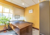 Local comercial en venta en Madrid, en la zona de Recoletos foto