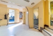 Local comercial en venta en Madrid, en la zona de Recoletos foto