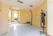 Local comercial en venta en Madrid, en la zona de Recoletos foto
