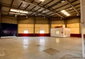 Nave Industrial en alquiler con 400m² en Gerena foto