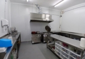 Local comercial Industrial en venta con 460m² en Valdeltormo, Calle José Antonio Primo de Rivera foto