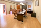 Oficinas en venta con 177m² en Albolote, Calle Motril foto