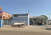 Local comercial en venta con 200m² en Denia foto