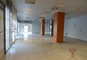 Local comercial en venta con 269m² en Sevilla, en la zona de Doctor Barraquer-Grupo Renfe-Policlínico, Calle Adelantado foto
