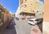 Local comercial en venta con 68m² en Almería, Calle Rosario foto