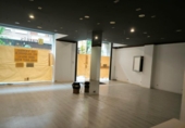 Local comercial en venta con 400m² en Vitoria, en la zona de Ariznabarra foto