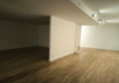 Local comercial en venta con 400m² en Vitoria, en la zona de Ariznabarra foto