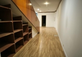 Local comercial en venta con 400m² en Vitoria, en la zona de Ariznabarra foto