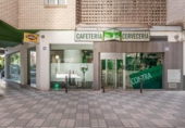 Cafetería en venta con 160m² en Granada, en la zona de Joaquina Eguaras Norte, Calle Iznájar foto