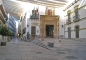 Local comercial
en venda
amb 80m² a Còrdova, a la zona de Santiago, Calle Leiva Aguilar foto