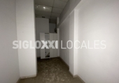 Local comercial en venta, traspaso con 235m² en Badalona, en la zona de Puigfred, Carrer dels Apenins foto