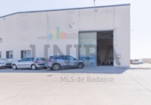 Nave Industrial en venta con 357m² en Badajoz foto