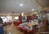 130m² commercial premises for sale in Orihuela, Avenida de Teodomiro photo