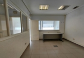 280m² commercial premises for sale in Vitoria-Gasteiz, in the area of Aranbizkarra, Calle Palencia photo