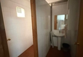 300m² commercial premises for sale in Tarrasa, photo