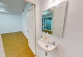 28m² commercial premises for sale in Seville, in the area of Nervion photo