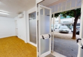 28m² commercial premises for sale in Seville, in the area of Nervion photo