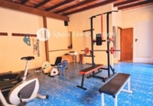 586m² building for sale in Játiva photo
