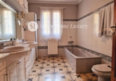 586m² building for sale in Játiva photo