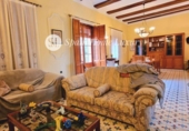 586m² building for sale in Játiva photo