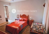 586m² building for sale in Játiva photo